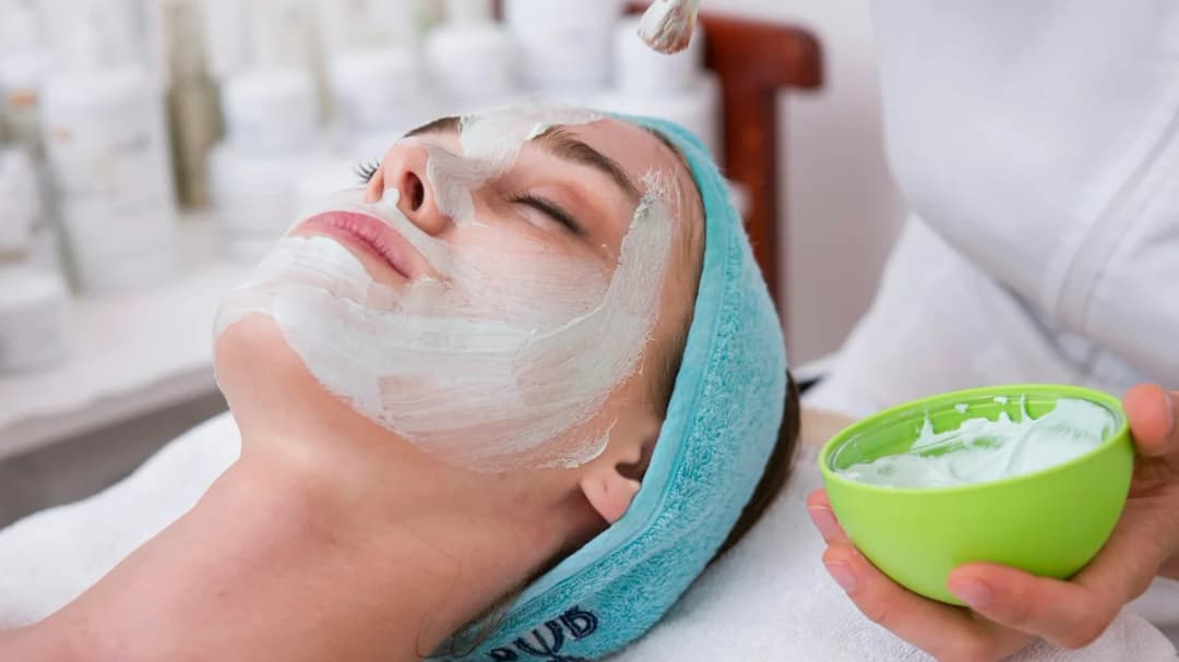 Dermatology Clinic Marketing: Converting Social to Bookings